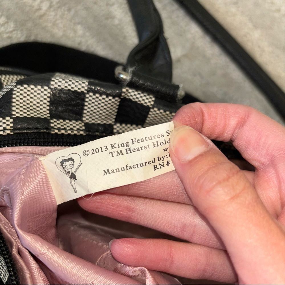 Betty Boop Black & White Checkered Vinyl Shoulder Bag W/ Adjustable Strap Y2K - Picture 7 of 14